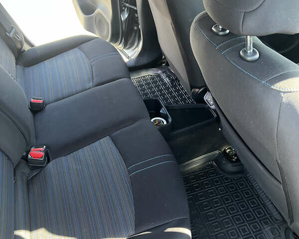 Сірий Ніссан Ліф, об'ємом двигуна 0 л та пробігом 47 тис. км за 15900 $, фото 17 на Automoto.ua