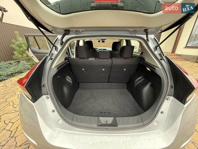Сірий Ніссан Ліф, об'ємом двигуна 0 л та пробігом 16 тис. км за 13999 $, фото 10 на Automoto.ua
