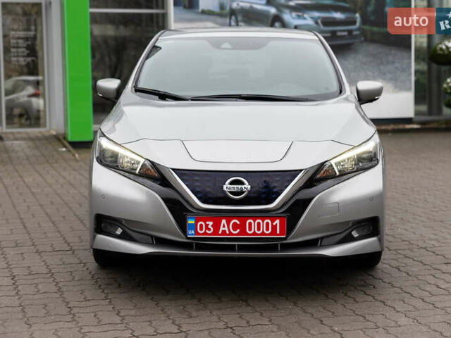 Серый Ниссан Лиф, объемом двигателя 0 л и пробегом 26 тыс. км за 15850 $, фото 2 на Automoto.ua