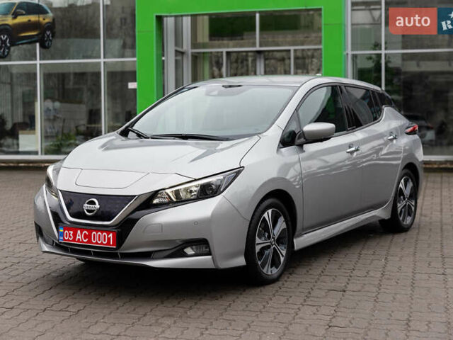 Серый Ниссан Лиф, объемом двигателя 0 л и пробегом 26 тыс. км за 15850 $, фото 1 на Automoto.ua