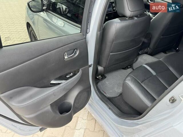 Серый Ниссан Лиф, объемом двигателя 0 л и пробегом 21 тыс. км за 18990 $, фото 8 на Automoto.ua