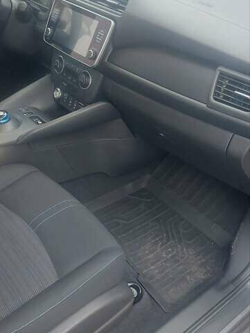 Сірий Ніссан Ліф, об'ємом двигуна 0 л та пробігом 34 тис. км за 16000 $, фото 5 на Automoto.ua