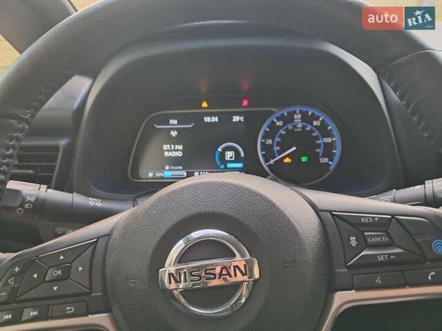 Серый Ниссан Лиф, объемом двигателя 0 л и пробегом 39 тыс. км за 14950 $, фото 14 на Automoto.ua
