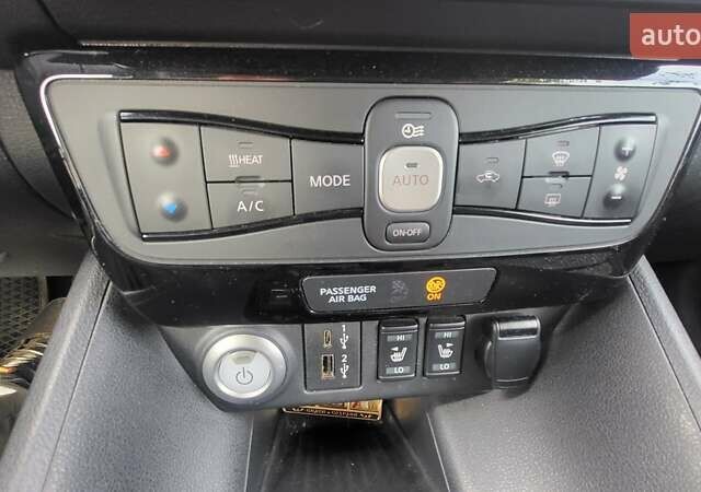 Серый Ниссан Лиф, объемом двигателя 0 л и пробегом 25 тыс. км за 24000 $, фото 10 на Automoto.ua