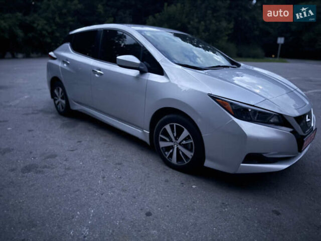 Сірий Ніссан Ліф, об'ємом двигуна 0 л та пробігом 66 тис. км за 16999 $, фото 24 на Automoto.ua