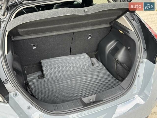 Серый Ниссан Лиф, объемом двигателя 0 л и пробегом 21 тыс. км за 18990 $, фото 7 на Automoto.ua