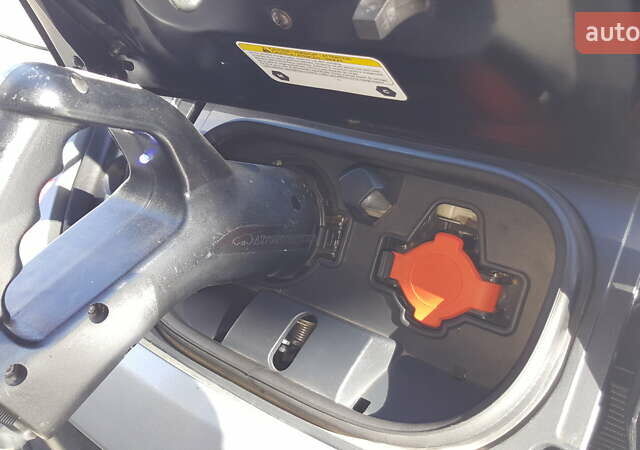 Серый Ниссан Лиф, объемом двигателя 0 л и пробегом 90 тыс. км за 15000 $, фото 1 на Automoto.ua