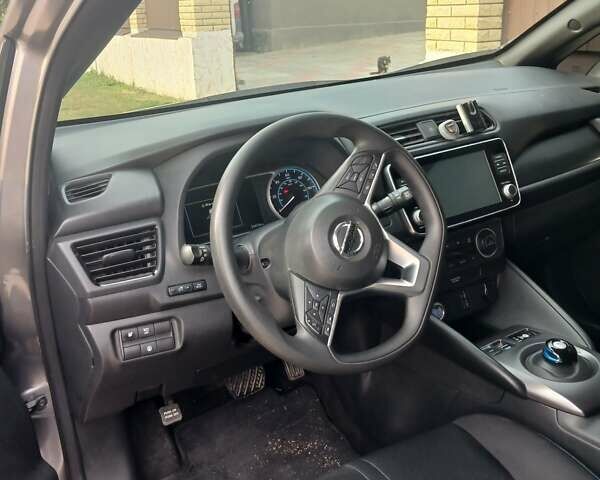 Сірий Ніссан Ліф, об'ємом двигуна 0 л та пробігом 40 тис. км за 14200 $, фото 2 на Automoto.ua