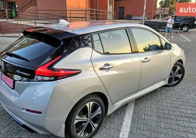 Серый Ниссан Лиф, объемом двигателя 0 л и пробегом 98 тыс. км за 14000 $, фото 10 на Automoto.ua