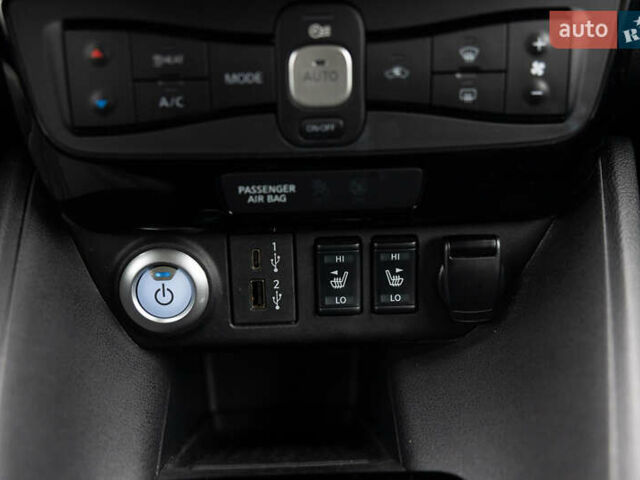 Серый Ниссан Лиф, объемом двигателя 0 л и пробегом 26 тыс. км за 15850 $, фото 28 на Automoto.ua