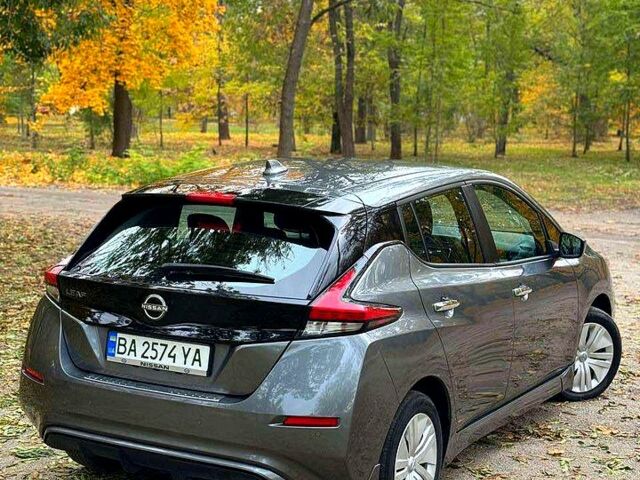 Серый Ниссан Лиф, объемом двигателя 0 л и пробегом 200 тыс. км за 16000 $, фото 8 на Automoto.ua