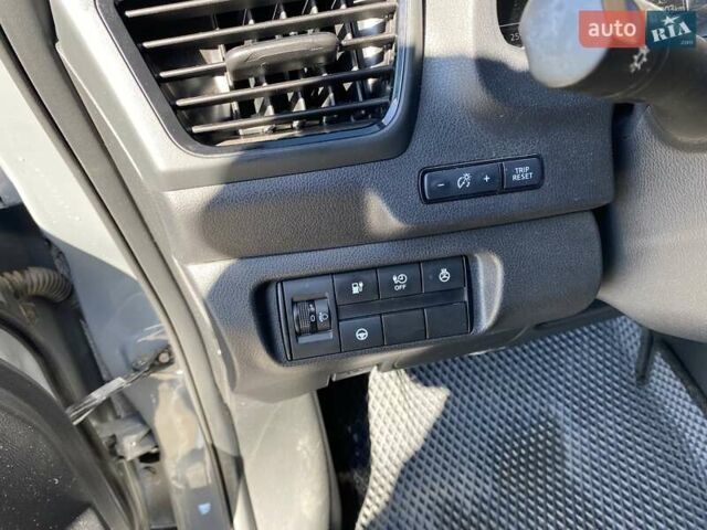 Серый Ниссан Лиф, объемом двигателя 0 л и пробегом 20 тыс. км за 18900 $, фото 9 на Automoto.ua