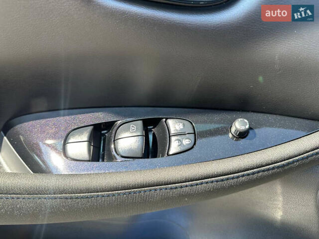 Серый Ниссан Лиф, объемом двигателя 0 л и пробегом 18 тыс. км за 17900 $, фото 14 на Automoto.ua