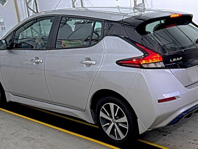 Сірий Ніссан Ліф, об'ємом двигуна 0 л та пробігом 60 тис. км за 5000 $, фото 3 на Automoto.ua