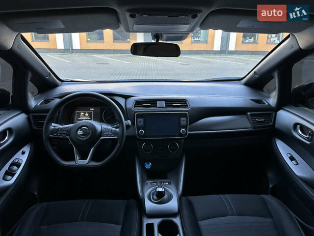 Сірий Ніссан Ліф, об'ємом двигуна 0 л та пробігом 63 тис. км за 13499 $, фото 8 на Automoto.ua