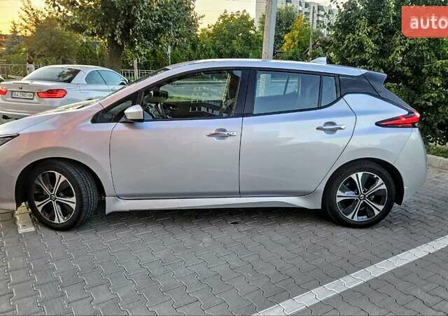 Серый Ниссан Лиф, объемом двигателя 0 л и пробегом 98 тыс. км за 14000 $, фото 8 на Automoto.ua