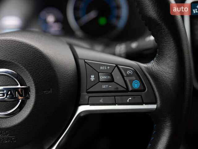 Серый Ниссан Лиф, объемом двигателя 0 л и пробегом 26 тыс. км за 15850 $, фото 24 на Automoto.ua