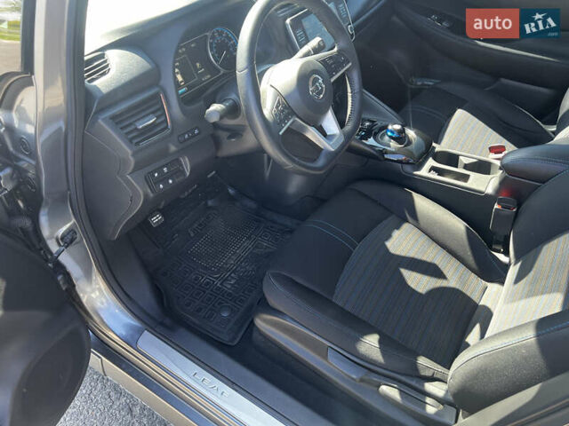 Сірий Ніссан Ліф, об'ємом двигуна 0 л та пробігом 47 тис. км за 15900 $, фото 21 на Automoto.ua