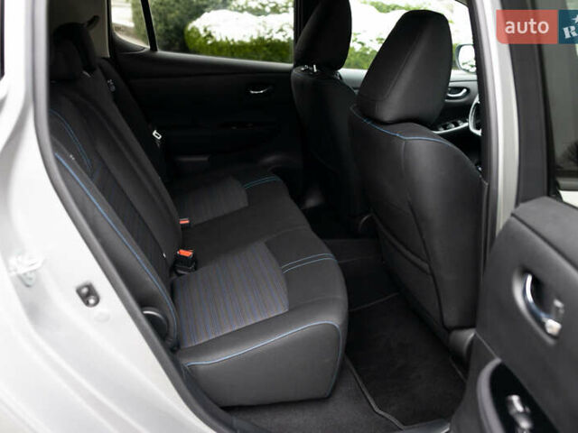 Серый Ниссан Лиф, объемом двигателя 0 л и пробегом 26 тыс. км за 15850 $, фото 43 на Automoto.ua