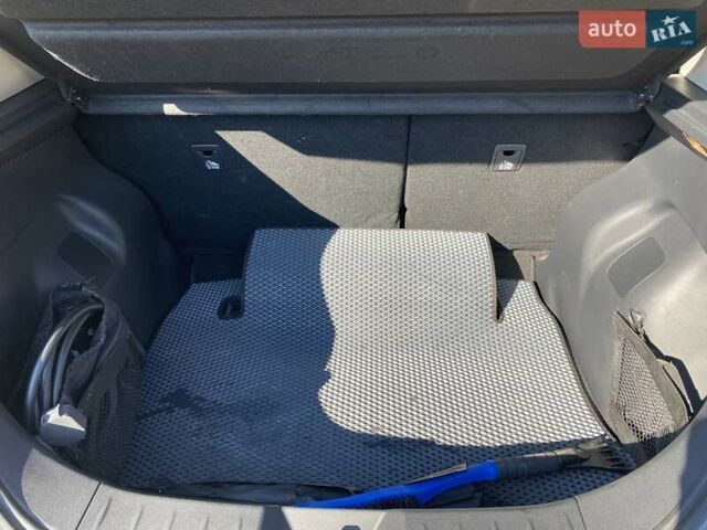 Серый Ниссан Лиф, объемом двигателя 0 л и пробегом 20 тыс. км за 18900 $, фото 13 на Automoto.ua