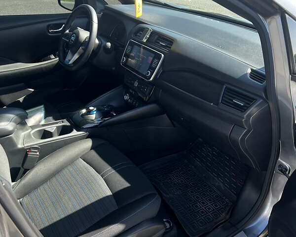 Сірий Ніссан Ліф, об'ємом двигуна 0 л та пробігом 47 тис. км за 15900 $, фото 15 на Automoto.ua