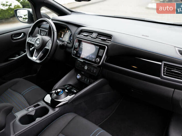 Серый Ниссан Лиф, объемом двигателя 0 л и пробегом 26 тыс. км за 15850 $, фото 39 на Automoto.ua