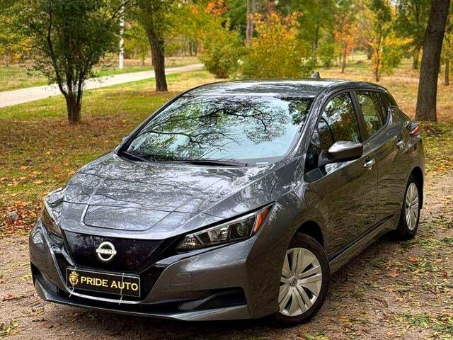 Серый Ниссан Лиф, объемом двигателя 0 л и пробегом 200 тыс. км за 16000 $, фото 9 на Automoto.ua