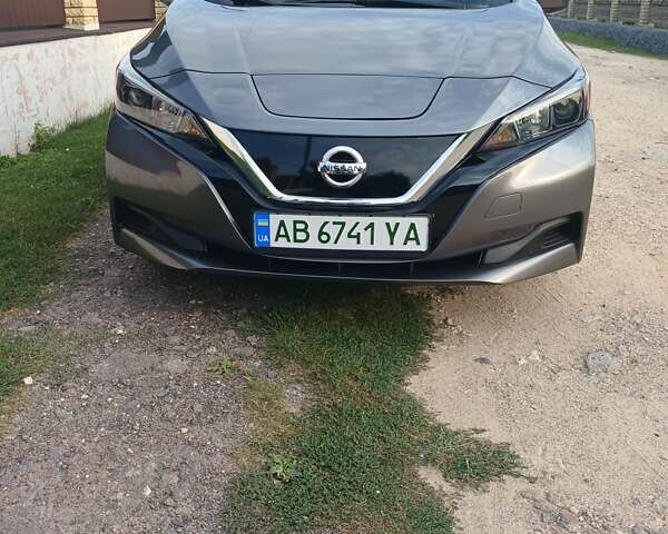 Сірий Ніссан Ліф, об'ємом двигуна 0 л та пробігом 40 тис. км за 14200 $, фото 4 на Automoto.ua