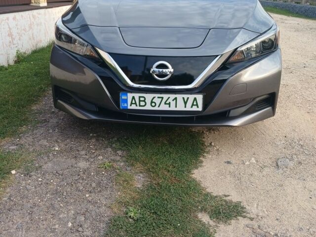 Серый Ниссан Лиф, объемом двигателя 0 л и пробегом 40 тыс. км за 14500 $, фото 1 на Automoto.ua