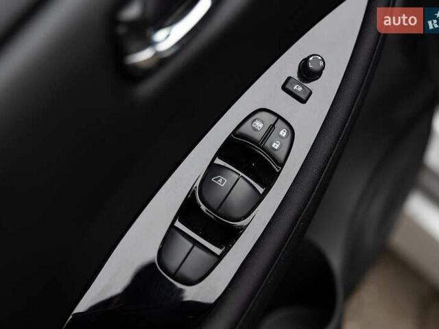 Серый Ниссан Лиф, объемом двигателя 0 л и пробегом 26 тыс. км за 15850 $, фото 17 на Automoto.ua