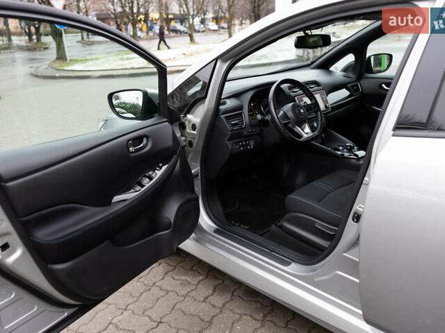 Серый Ниссан Лиф, объемом двигателя 0 л и пробегом 26 тыс. км за 15850 $, фото 12 на Automoto.ua