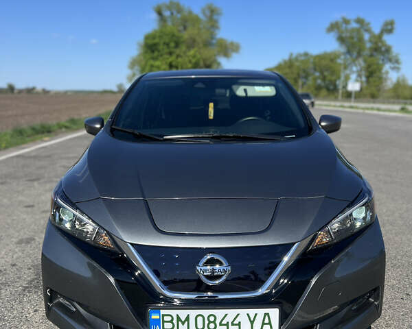 Сірий Ніссан Ліф, об'ємом двигуна 0 л та пробігом 47 тис. км за 15900 $, фото 2 на Automoto.ua