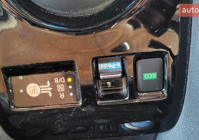 Серый Ниссан Лиф, объемом двигателя 0 л и пробегом 25 тыс. км за 24000 $, фото 11 на Automoto.ua