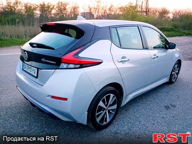 Серый Ниссан Лиф, объемом двигателя 0 л и пробегом 25 тыс. км за 16900 $, фото 1 на Automoto.ua