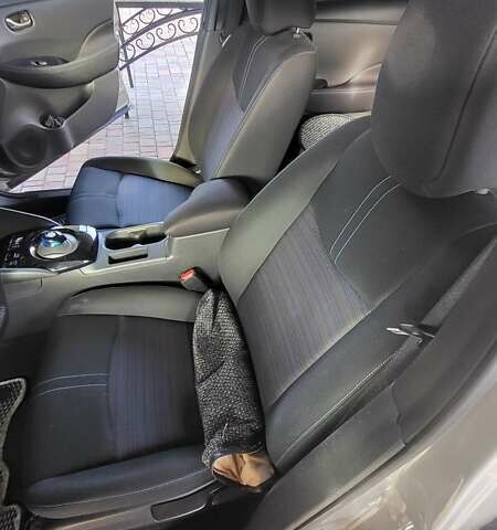 Серый Ниссан Лиф, объемом двигателя 0 л и пробегом 25 тыс. км за 24000 $, фото 16 на Automoto.ua