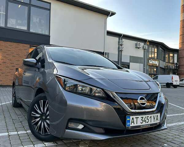 Сірий Ніссан Ліф, об'ємом двигуна 0 л та пробігом 63 тис. км за 13499 $, фото 1 на Automoto.ua