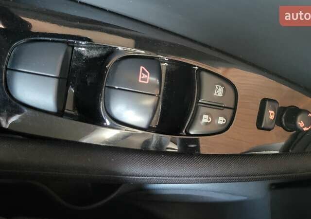 Серый Ниссан Лиф, объемом двигателя 0 л и пробегом 25 тыс. км за 24000 $, фото 14 на Automoto.ua