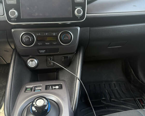 Сірий Ніссан Ліф, об'ємом двигуна 0 л та пробігом 66 тис. км за 16999 $, фото 7 на Automoto.ua