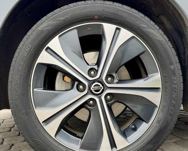 Серый Ниссан Лиф, объемом двигателя 0 л и пробегом 28 тыс. км за 19300 $, фото 24 на Automoto.ua