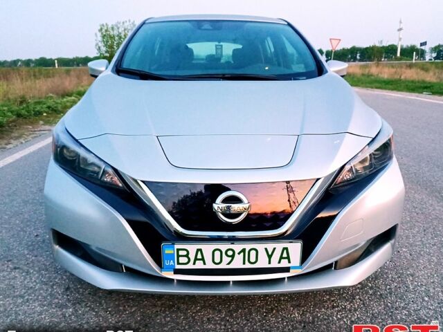 Серый Ниссан Лиф, объемом двигателя 0 л и пробегом 25 тыс. км за 16900 $, фото 2 на Automoto.ua