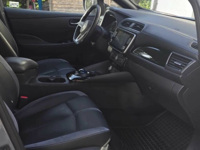 Серый Ниссан Лиф, объемом двигателя 0 л и пробегом 30 тыс. км за 1400 $, фото 6 на Automoto.ua