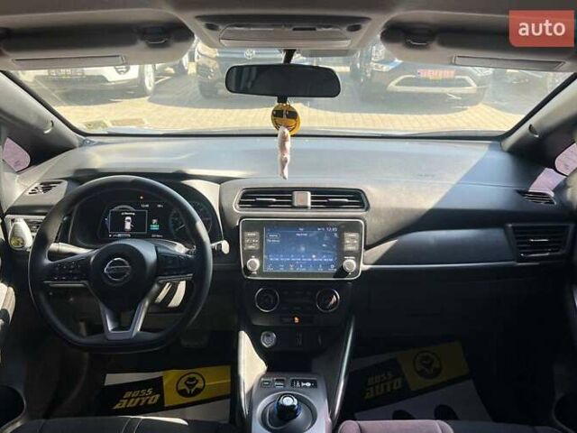 Серый Ниссан Лиф, объемом двигателя 0 л и пробегом 20 тыс. км за 16600 $, фото 14 на Automoto.ua