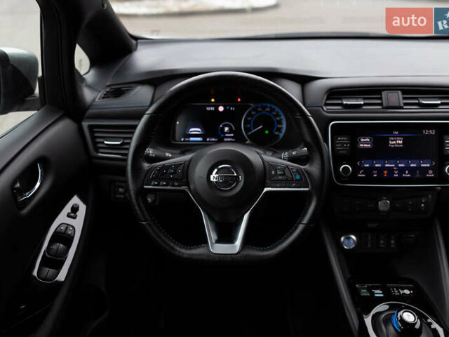 Серый Ниссан Лиф, объемом двигателя 0 л и пробегом 26 тыс. км за 15850 $, фото 19 на Automoto.ua