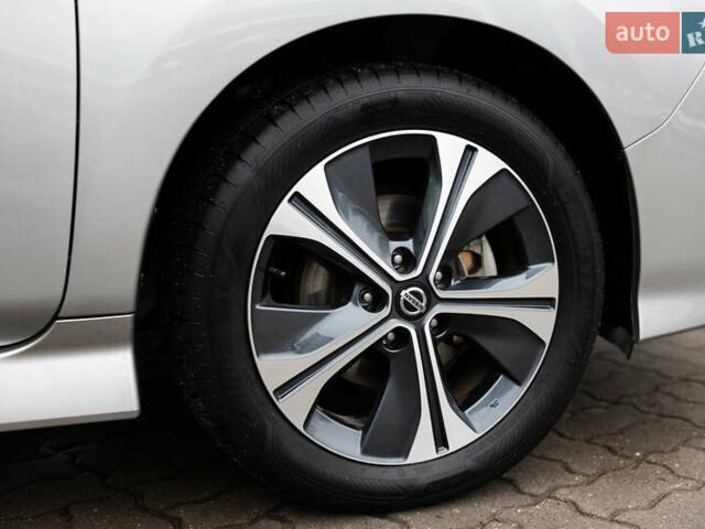 Серый Ниссан Лиф, объемом двигателя 0 л и пробегом 26 тыс. км за 15850 $, фото 57 на Automoto.ua