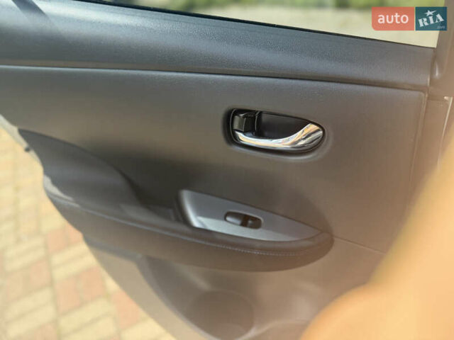 Сірий Ніссан Ліф, об'ємом двигуна 0 л та пробігом 66 тис. км за 16999 $, фото 5 на Automoto.ua