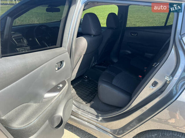 Серый Ниссан Лиф, объемом двигателя 0 л и пробегом 10 тыс. км за 15800 $, фото 9 на Automoto.ua