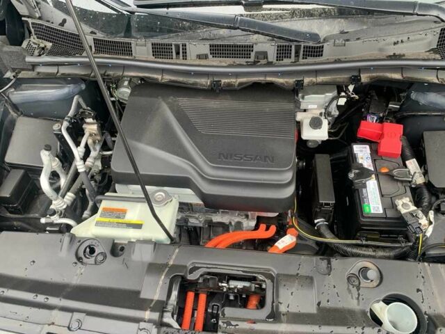 Серый Ниссан Лиф, объемом двигателя 0 л и пробегом 32 тыс. км за 17000 $, фото 3 на Automoto.ua