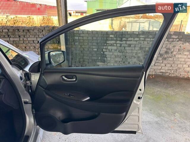 Сірий Ніссан Ліф, об'ємом двигуна 0 л та пробігом 36 тис. км за 16799 $, фото 47 на Automoto.ua