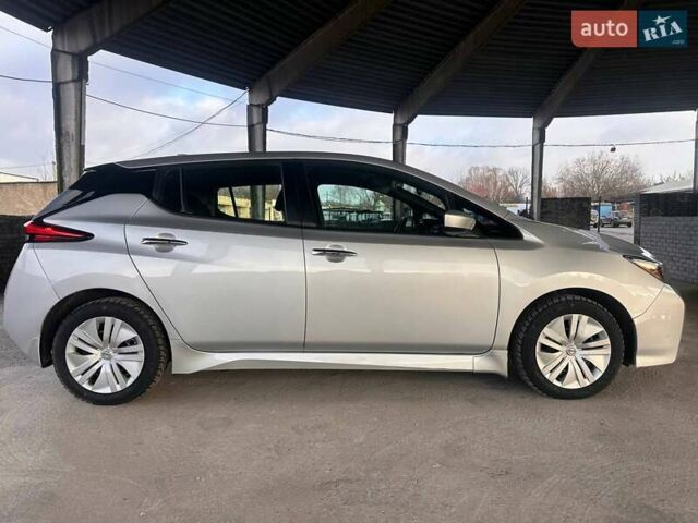 Сірий Ніссан Ліф, об'ємом двигуна 0 л та пробігом 36 тис. км за 16799 $, фото 25 на Automoto.ua