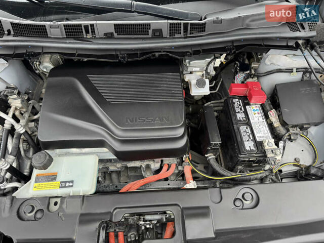 Серый Ниссан Лиф, объемом двигателя 0 л и пробегом 14 тыс. км за 21500 $, фото 27 на Automoto.ua